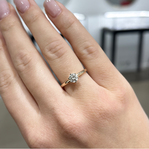 Sužadėtuvių žiedas "Parisa" 0,20 ct
