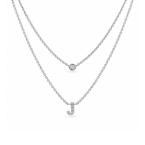 Koljė su raide "J" 0,05 ct