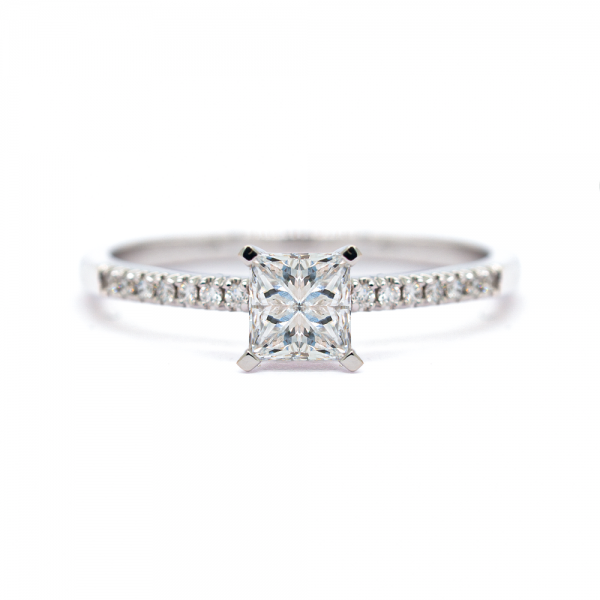 Žiedas "Kornelia" su Princess cut deimantu 0,60 ct 