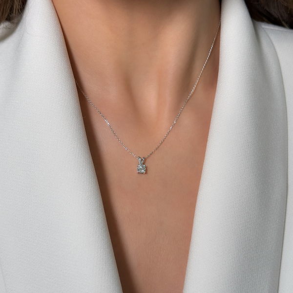 Koljė su briliantu "Klasika" 0,70 ct 