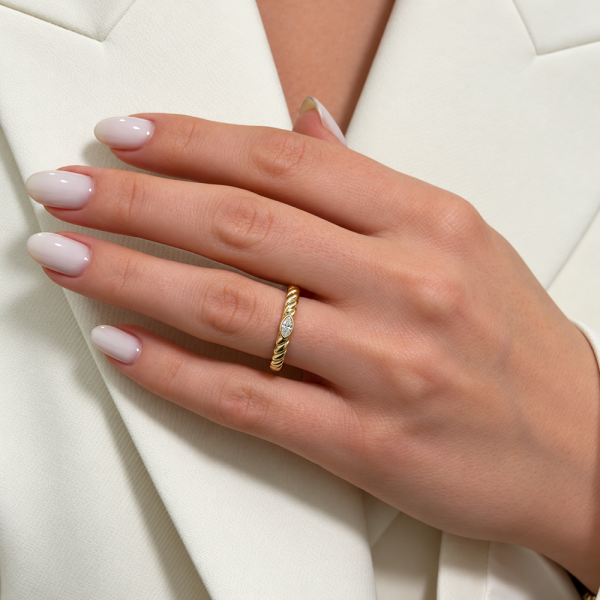 Žiedas su briliantu "Nazaria" 0,12 ct